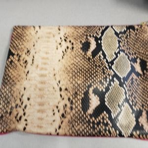 ❤ BEAUTIFUL ❤ Extra Large Snakeskin Makeup bag